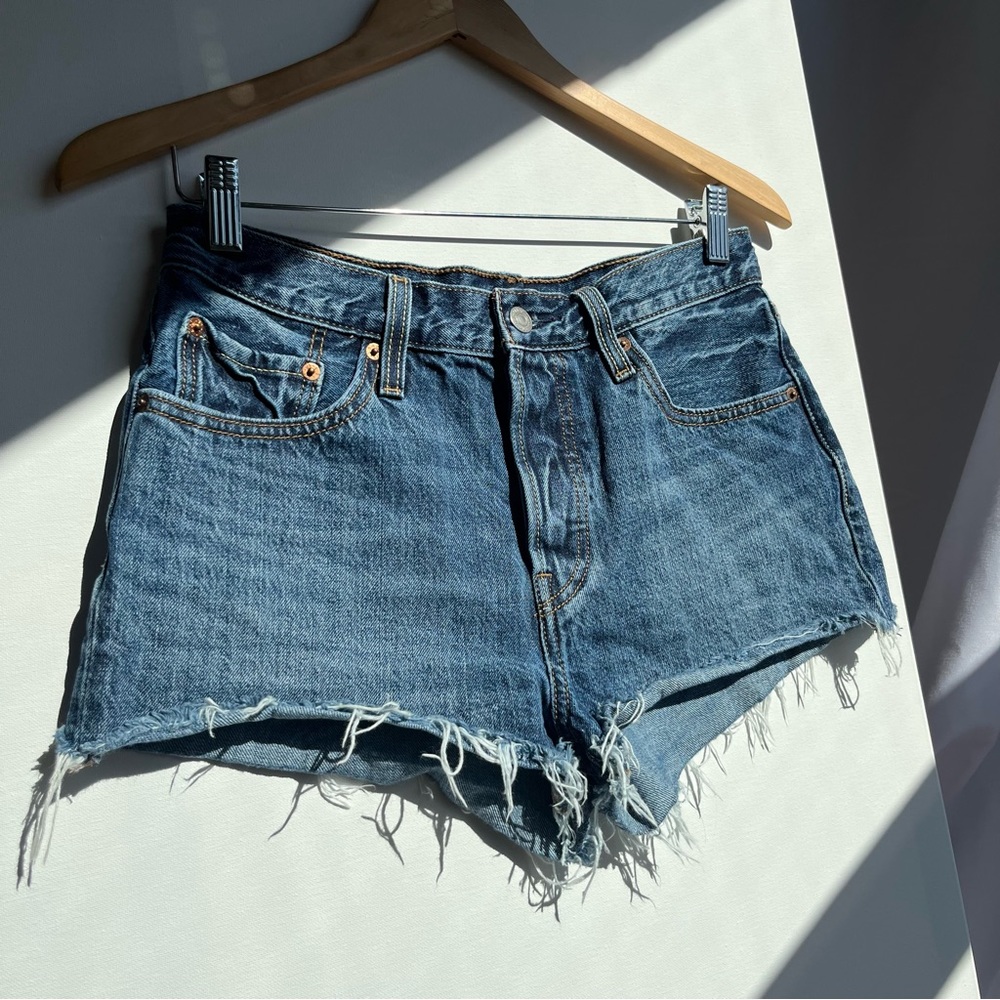 Levi’s Dark Denim Cut Off Shorts